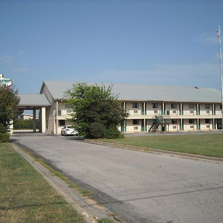 Bastrop Inn ภายนอก รูปภาพ