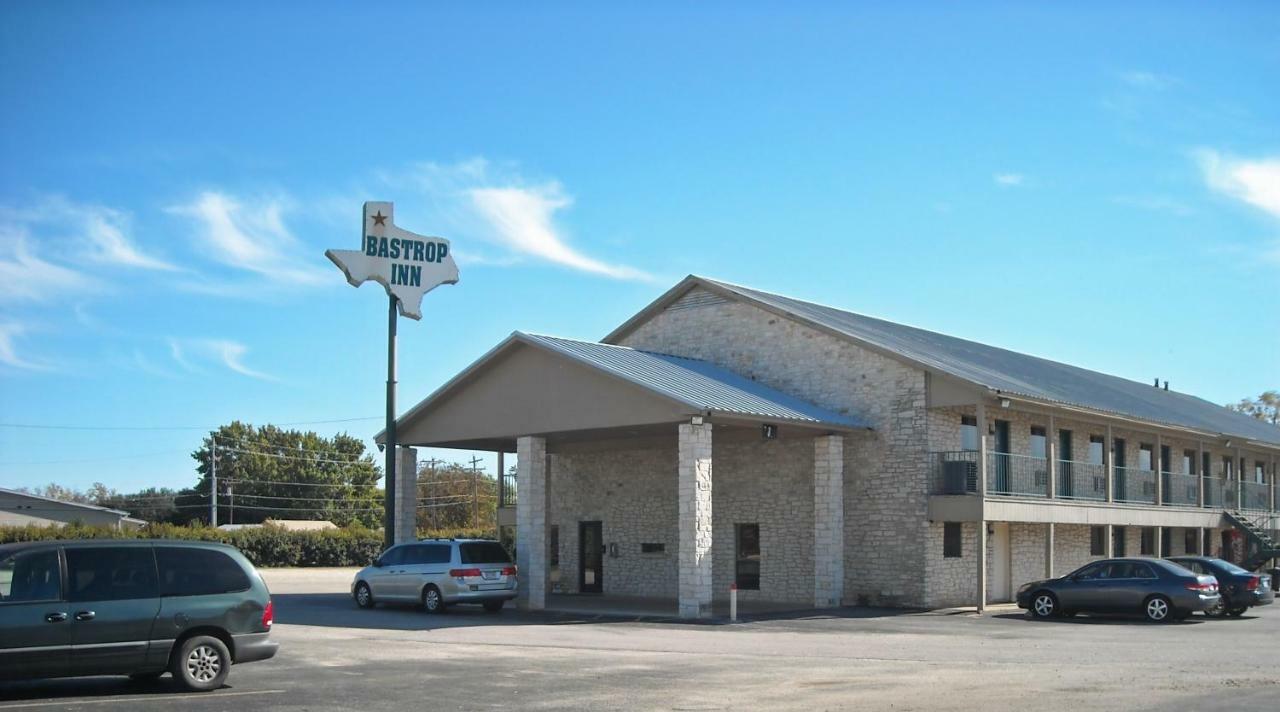Bastrop Inn ภายนอก รูปภาพ